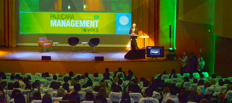 Plateia lota noite de abertura da edição 2014 do Pajuçara Management